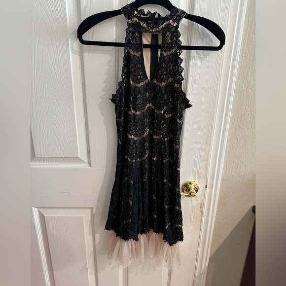 Black and Nude Lace dress w Tutu under - Picture 7 of 7